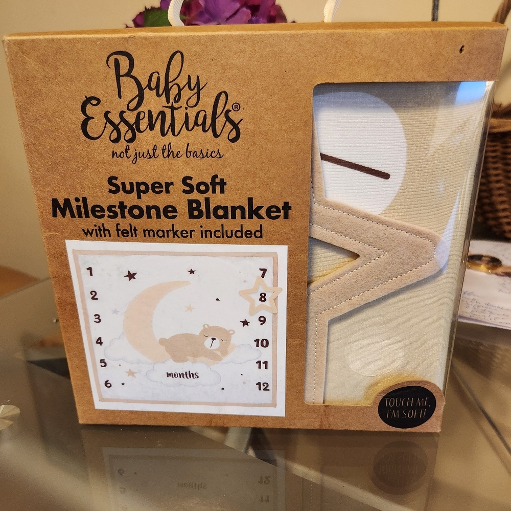 Baby Essentials Beige and White Milestone Blanket Set NIB NWT